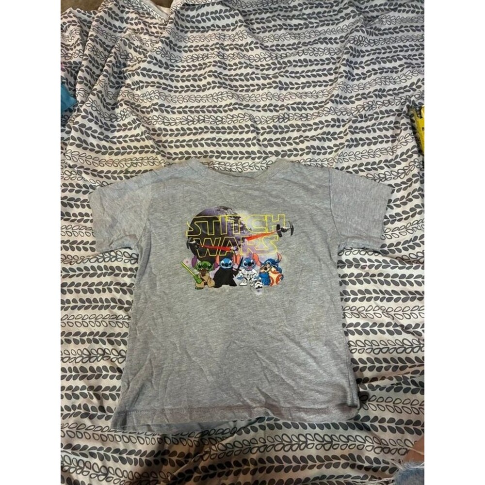 Youth Disney StitchWars Grey Short Sleeve T-Shirt Size Small
